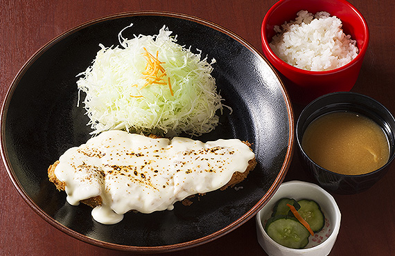 たっぷりチーズ上ロースかつ膳